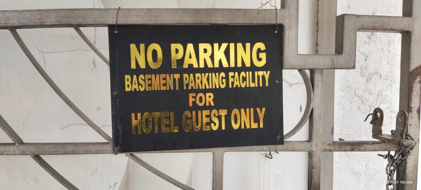 Hotel Queens Tower Amritsar Exterior foto